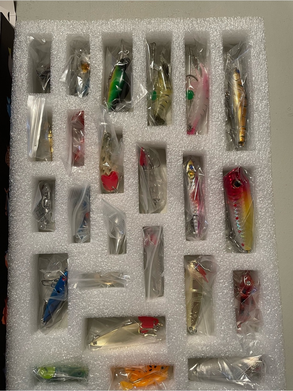24pc Fishing Lure Set Assorted Men’s Gift  New